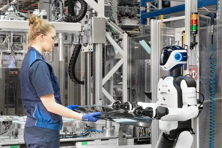 I robot umanoidi approdano nelle fabbriche europee grazie a BMW