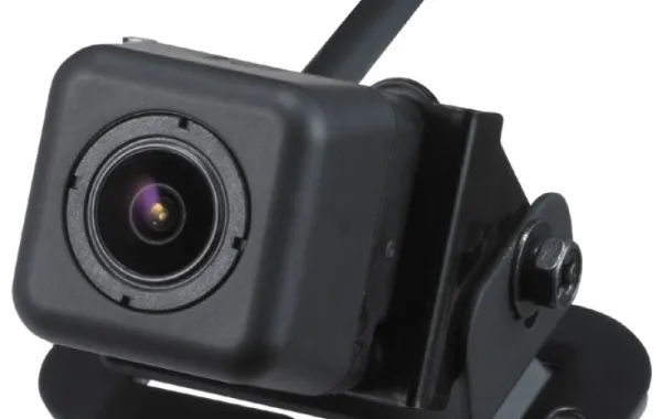 Clarion CC4001E: videocamera retrovisore da auto
