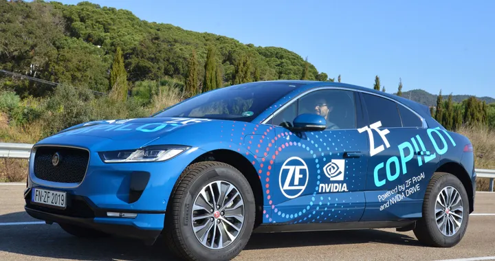 ZF coPILOT: la guida autonoma Livello 2+ che parla al conducente