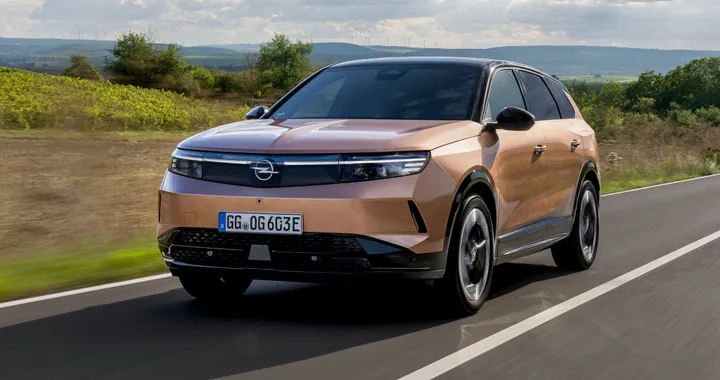 Opel Grandland elettrica, debutta la Long Range con 694 km di autonomia: ecco quanto costa