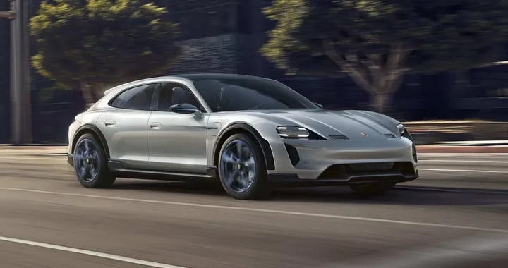 Porsche, la Taycan Cross Turismo slitta all'inizio del prossimo anno