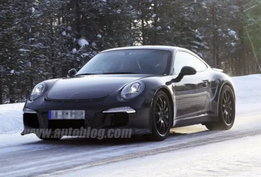 Porsche 911 GT3: foto spia e dettagli su motore e trasmissione