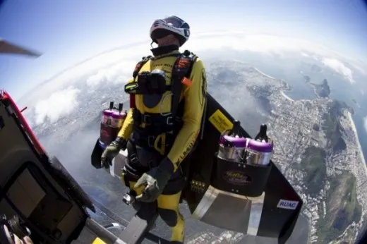 Jetman e la conquista del cielo di Rio de Janeiro (video)
