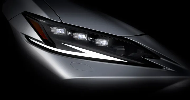 Lexus ES, il restyling della berlina sarà svelato il 19 aprile