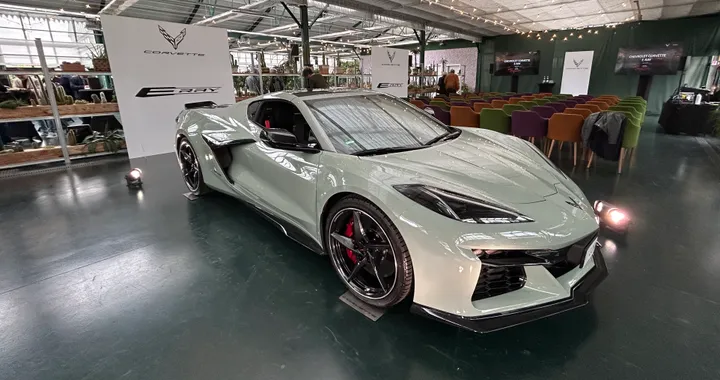 Corvette E-Ray, ibrida e con la trazione integrale. La sportiva arriva in Italia