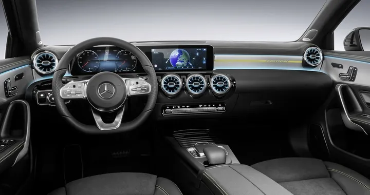 Nuova Mercedes-Benz Classe A si scopre dall'interno