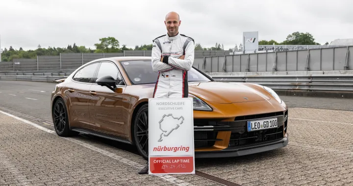 Nuova Porsche Panamera, giro record sulla Nordschleife del Nurburgring