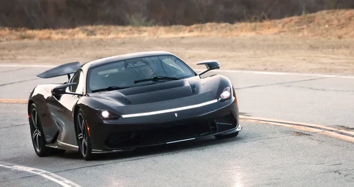 Pininfarina Battista, l'hypercar elettrica fa il suo debutto sulle strade della California
