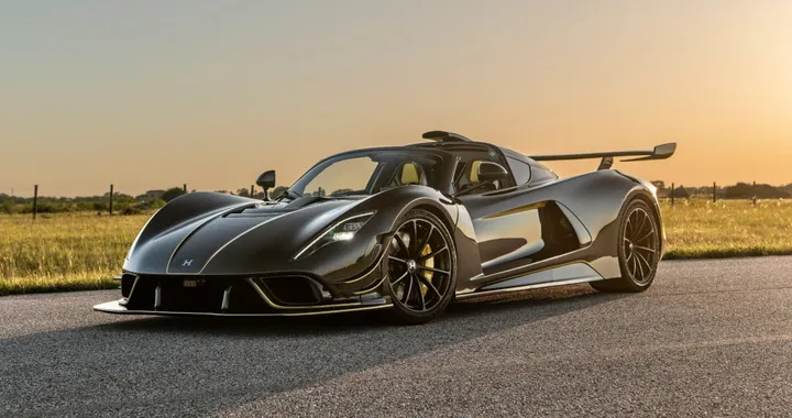 Hennessey Venom F5 Revolution Roadster, supercar da oltre 1.800 CV