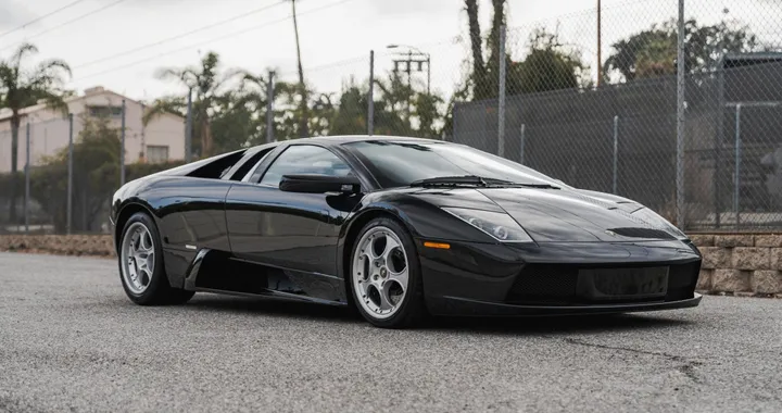 Lamborghini Murciélago: il fascino di un V12 con cambio manuale