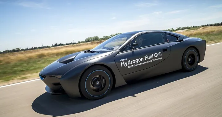 Auto a idrogeno, BMW prosegue lo sviluppo con la divisione sportiva