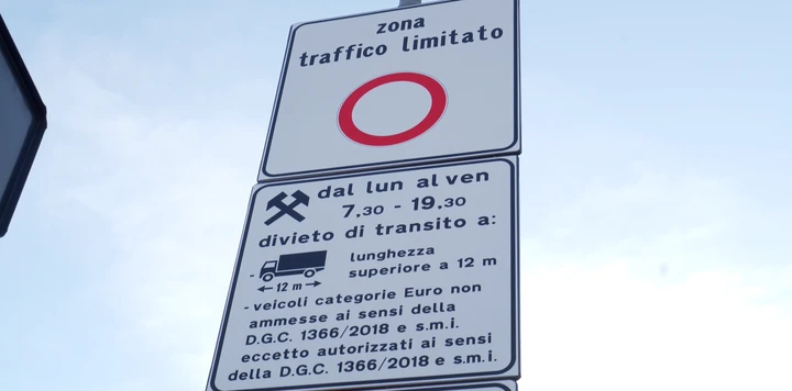 ingrandisci immagine