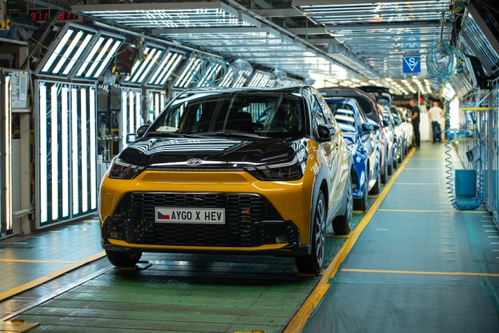 Nuova Toyota Aygo X Hybrid, partita la produzione: tutte le versioni e prezzi