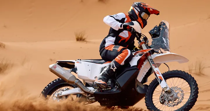 KTM 450 Rally Replica 2026: pura adrenalina in edizione limitata