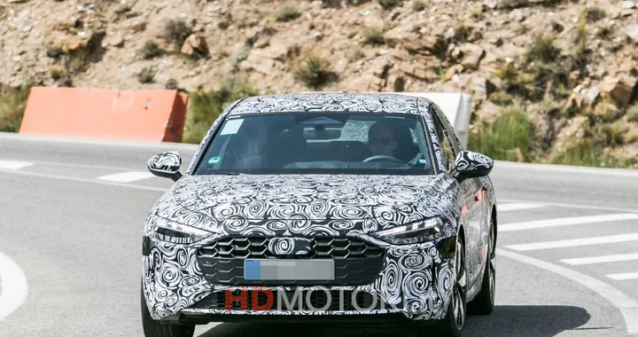 Audi A5 Sportback, ancora test su strada per la nuova generazione. Foto spia