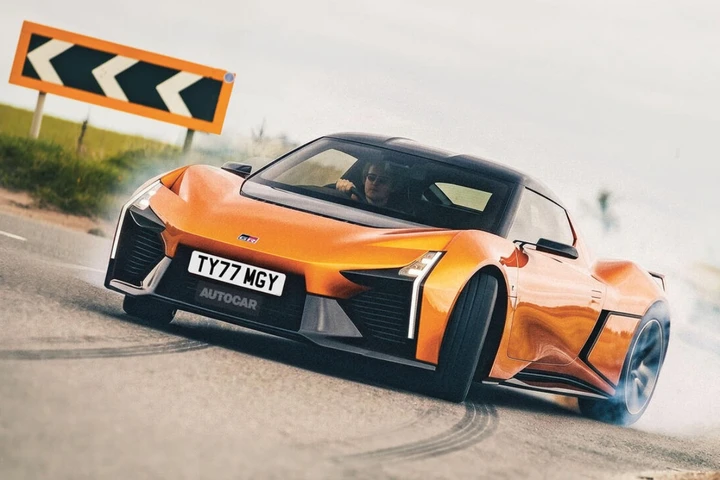 La nuova Toyota MR2, motore termico centrale e divertimento assicurato