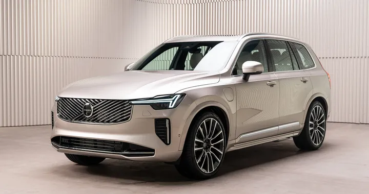 Volvo XC90, il nuovo SUV si può già ordinare. Ecco quanto costa