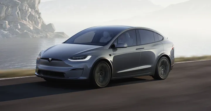 Tesla, il 2021 è un anno da record: consegnate quasi un milione di auto