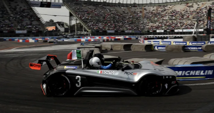Ex pilota di Formula 1 sconfitto in una vera gara da sim racer