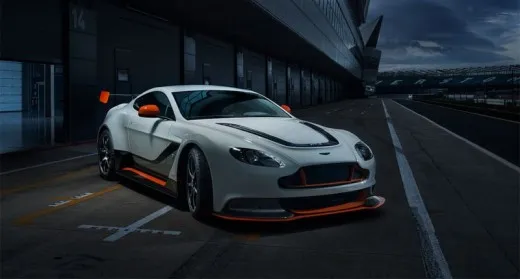 Aston Martin Vantage GT12: la GT3 cambia nome