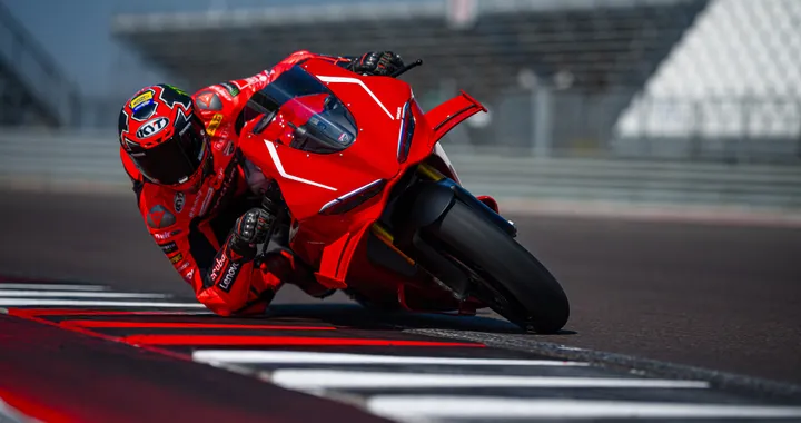 Debutta la nuova Ducati Panigale V4R, il massimo della tecnologia racing
