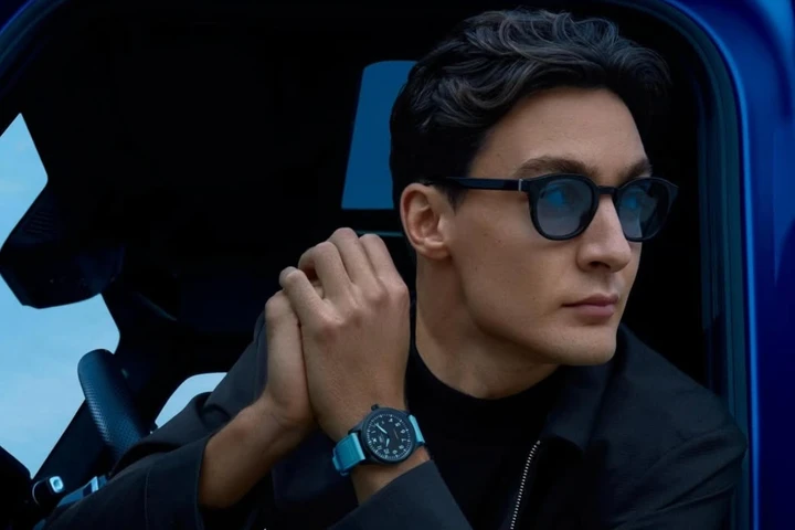 George Russell in panne a Monaco: la Fiat 500 lo lascia a piedi per strada