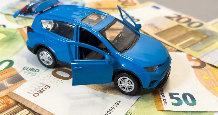 Bollo auto, sconto del 5% con la domiciliazione bancaria: chi può richiederlo