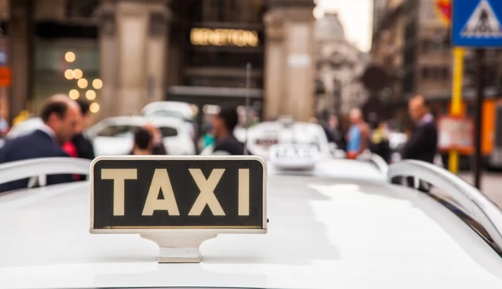 Taxi: ora la corsa si chiede con un messaggio su WhatsApp grazie all'AI