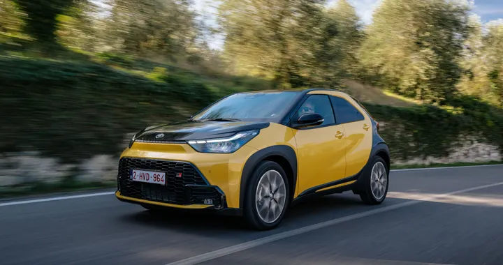 Nuova Toyota Aygo X Hybrid, la citycar ibrida si prepara alla sfida del mercato italiano