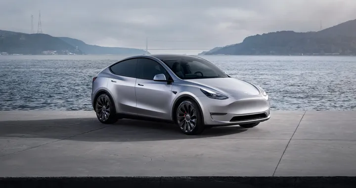 Tesla taglia i prezzi della Model Y. Ora accede agli incentivi