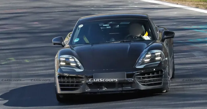 La nuova Porsche Cayman elettrica 2026 si "allena" al Nürburgring | Video