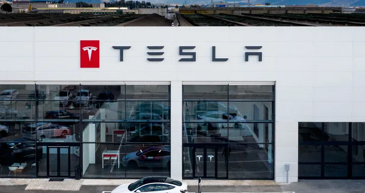 Musk suona la carica: &quot;20 milioni di Tesla all'anno entro 10 anni&quot;