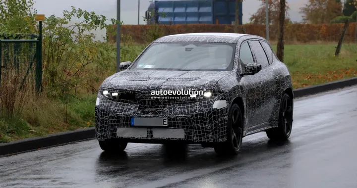 La nuova BMW iX3 M pizzicata durante i test su strada: per il SUV elettrico ancora più potenza La nuova BMW iX3 M pizzicata durante i test su strada: per il SUV elettrico ancora più potenza