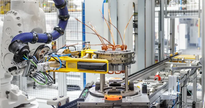 Renault inaugura a Cléon una nuova linea di produzione di motori elettrici