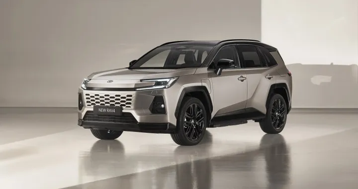 I dazi di Trump colpiscono duramente Toyota: utili in calo e taglio alle stime