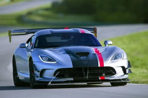 Viper ACR: una raccolta fondi per portarla al Nurburgring