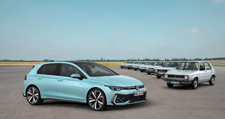 Volkswagen Golf celebra 50 anni di successi al Salone di Bologna