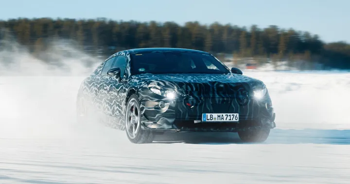 La nuova sportiva elettrica Mercedes-AMG è quasi pronta a sfidare la Porsche Taycan