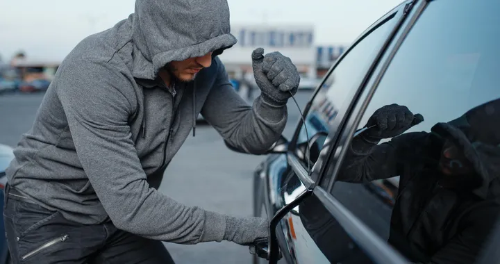 Proteggi la tua auto dai tentativi di furto con questo strumento semplice, ma efficace