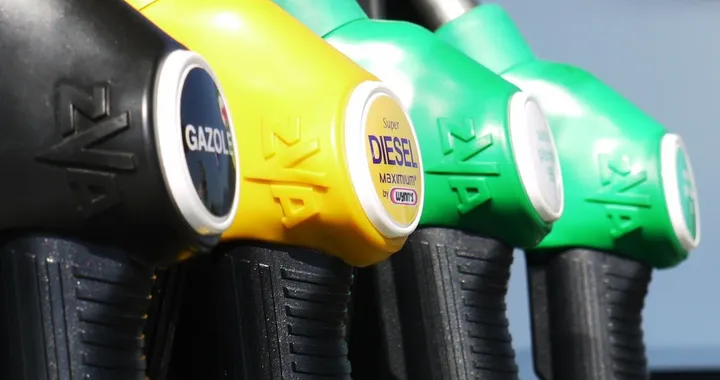 Caro carburante, il Governo proroga il taglio delle accise
