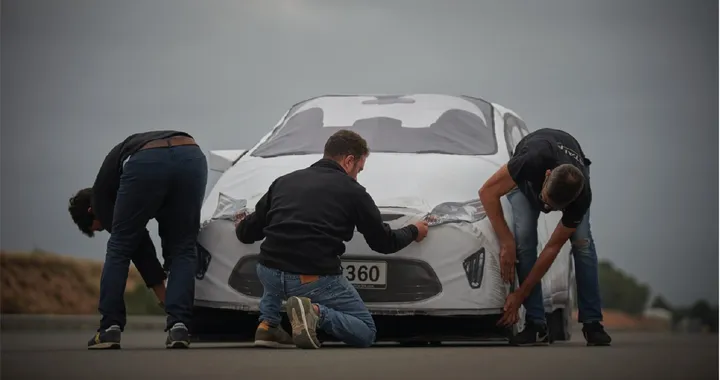 Quanto è affidabile la guida assistita in autostrada? Il test di Euro NCAP su 5 auto