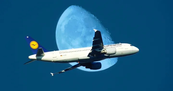 Lufthansa in ginocchio: il virus azzera i passeggeri