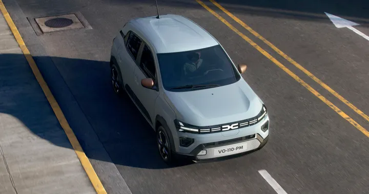 Dacia Spring si aggiorna ancora: motori più potenti e batteria LFP