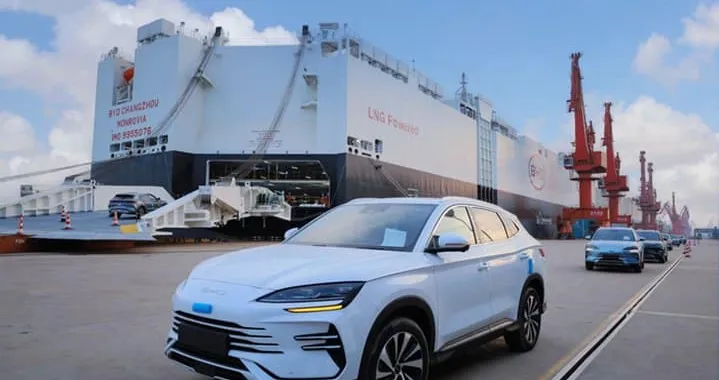 BYD, salpa la nave Changzhou: 5.000 veicoli in rotta verso l'Europa