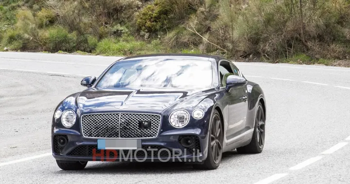 Bentley Continental GT, nuove foto spia della versione Plug-in