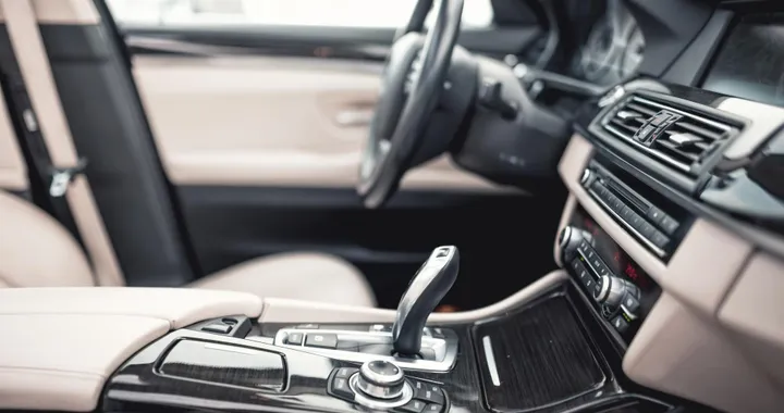 Auto usate, su le vendite e giù i prezzi. Nel 2025 benzina e diesel le più richieste