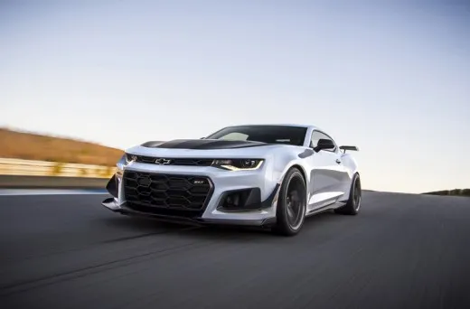 Chevrolet Camaro ZL1 1LE, la muscle car più potente diventa "da corsa" | VIDEO