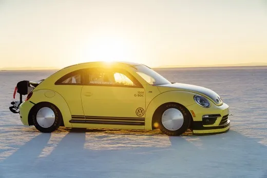 Volkswagen Beetle LSR, 328 Km/h sul Lake Bonneville