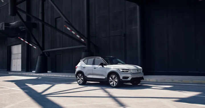 Volvo XC40 Recharge: con l'aggiornamento più autonomia e una ricarica migliore