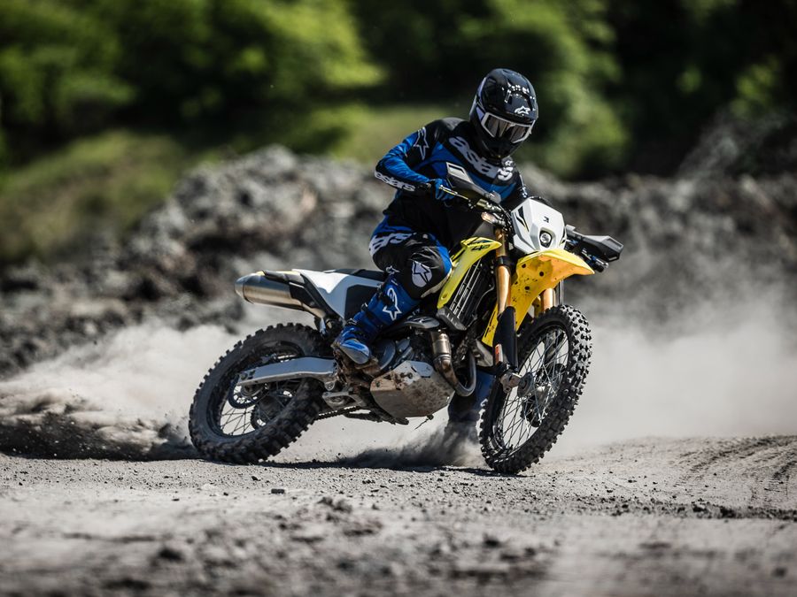 Suzuki a EICMA 2025: sport, elettrico urbano e heritage